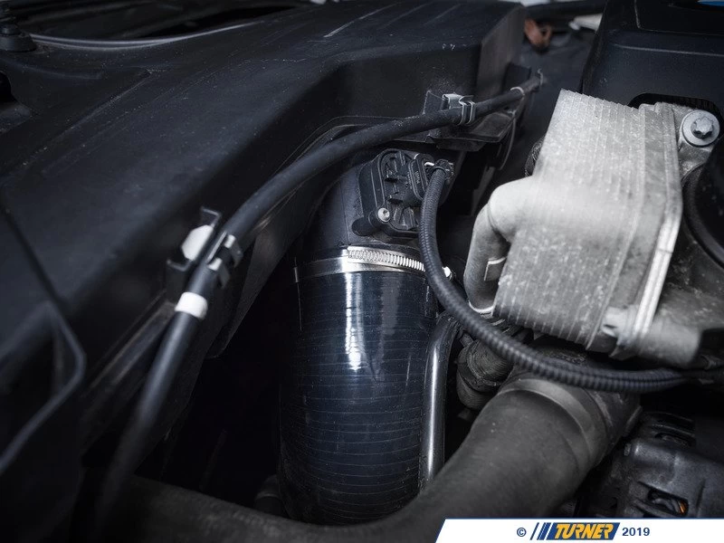 Turner Motorsport Upgraded Silicone Upper Air Intake Pipe (Turbo Inlet To OE Airbox) - N20 - Image 2